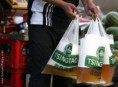 /album/srandovni-fotky-z-akci/beer-served-in-plastic-bags%2c-bi%c3%a8re-servie-dans-des-sacs-en-plastique%2c-bier-serviert-in-plastiktuten%2c-pivo-tocene-do-igelitovych-tasek-jpg/